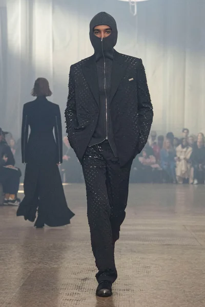 Look 49